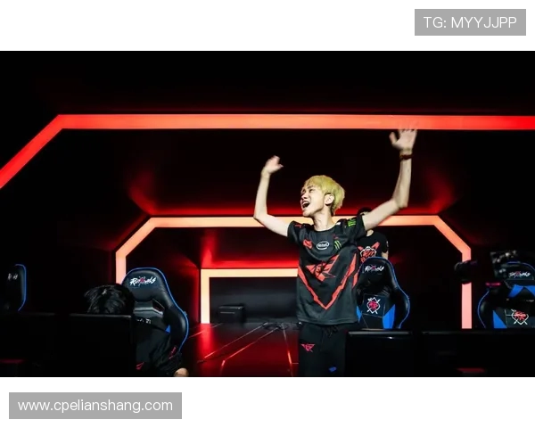 FPX在世界大师赛中的辉煌征程与突破之路全景回顾